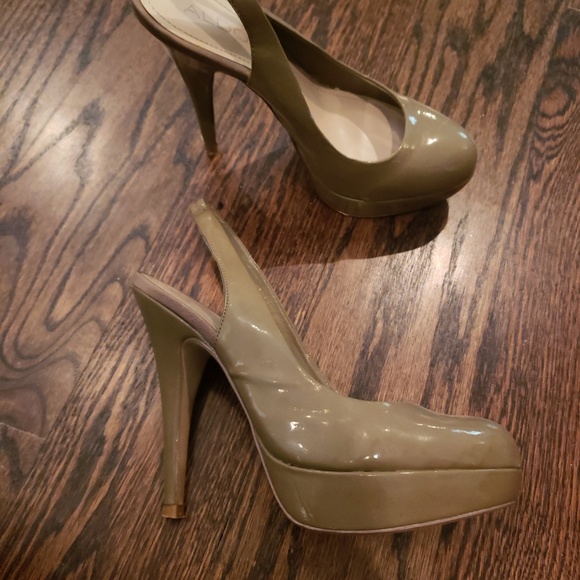 Army Green Aldo Pumps - Picture 2 of 4